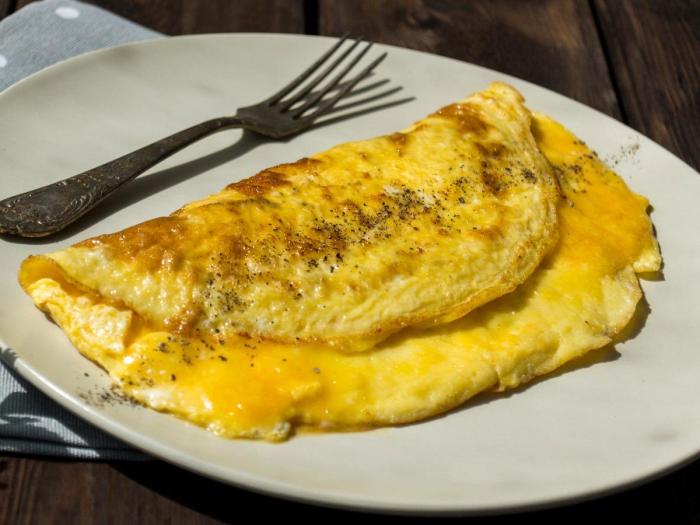 2 egg cheese omelette nutrition